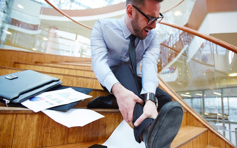 Dans quelles circonstances un accident du travail est-il imputable au service dans la fonction publique ?