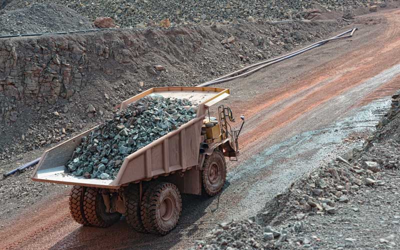 Suspension de l'autorisation de renouvellement et d'extension d'exploitation d'une carrière de roche